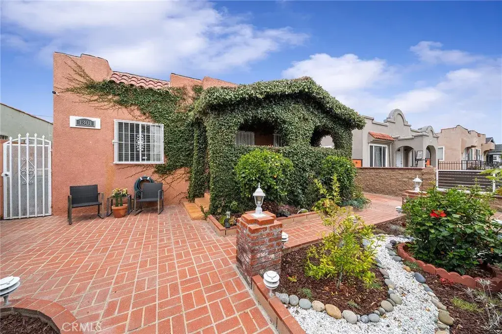 1301 W 56th Street, Los Angeles, CA 90037 - #1