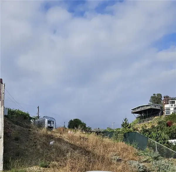 1142 N Stone, Los Angeles, CA 90063
