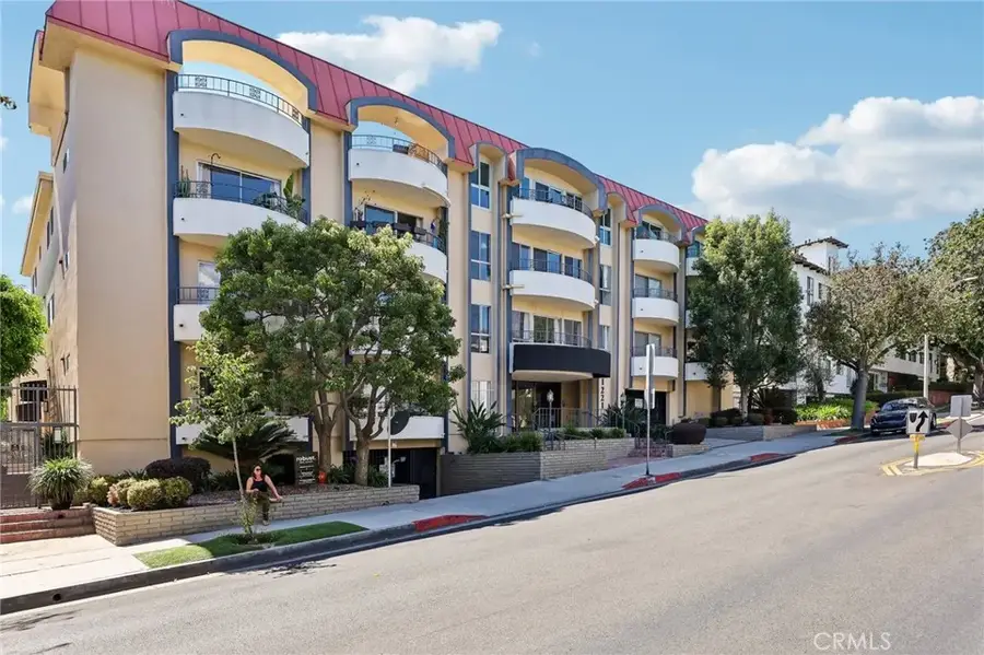 1221 N Kings #203, West Hollywood, CA 90069 - #2
