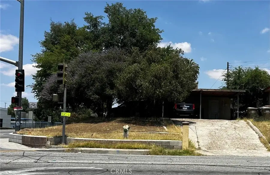 2200 College Avenue, Bakersfield, CA 93306 - #2