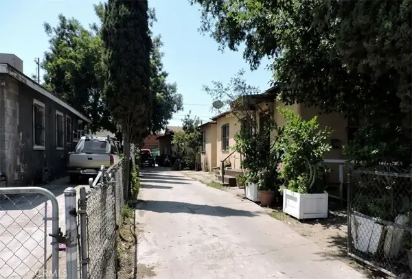 1350 E 43rd Street, Los Angeles, CA 90011