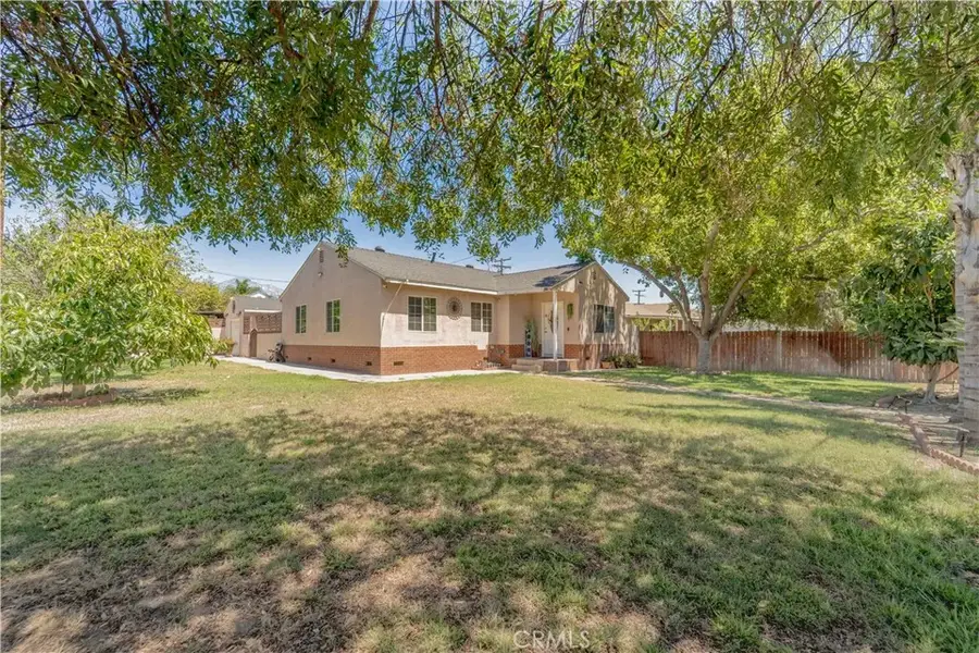 1083 E E Street, Ontario, CA 91764 - #2