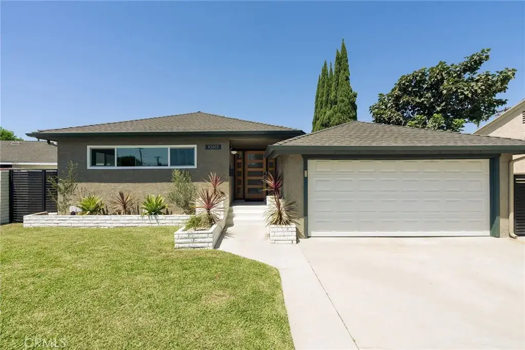 10613 Dolan Ave, Downey, CA 90241 - #1