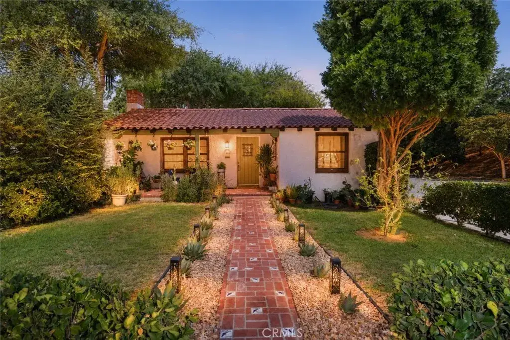 404 N Vinedo Avenue, Pasadena, CA 91107 - #1