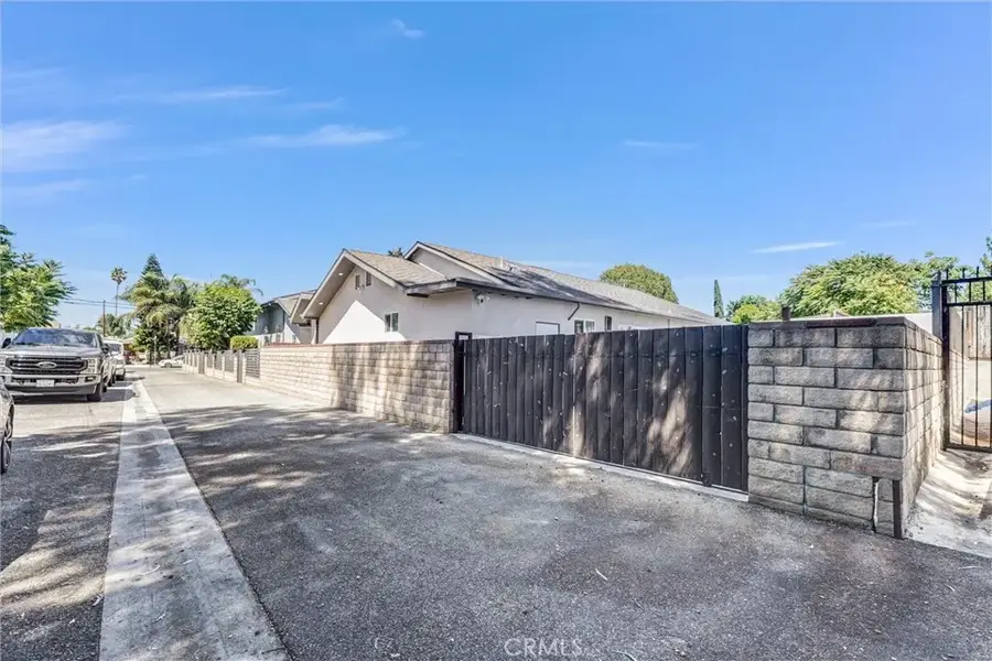 15012 Wyandotte, Van Nuys, CA 91405 - #2
