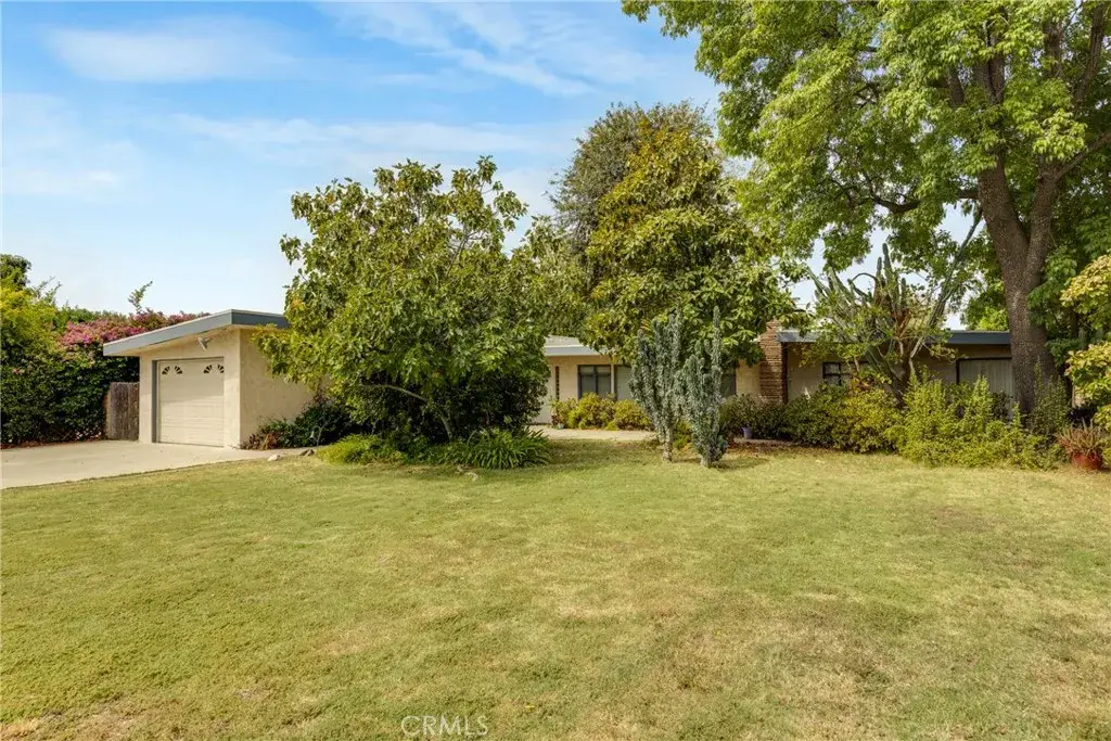 7911 Genesta, Lake Balboa, CA 91406 - #1