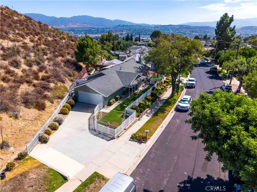 28236 Hot Springs, Canyon Country, CA 91351 - #2
