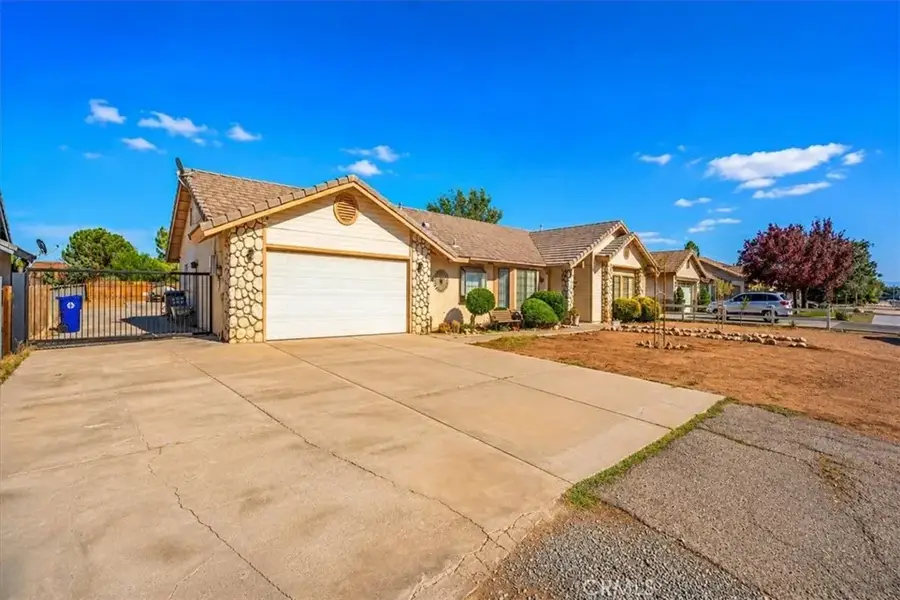 13561 Cuyamaca, Apple Valley, CA 92308 - #2
