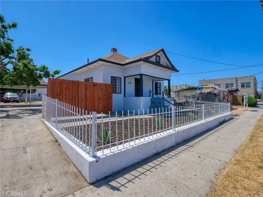 1028 E 10th, Long Beach, CA 90813 - #2