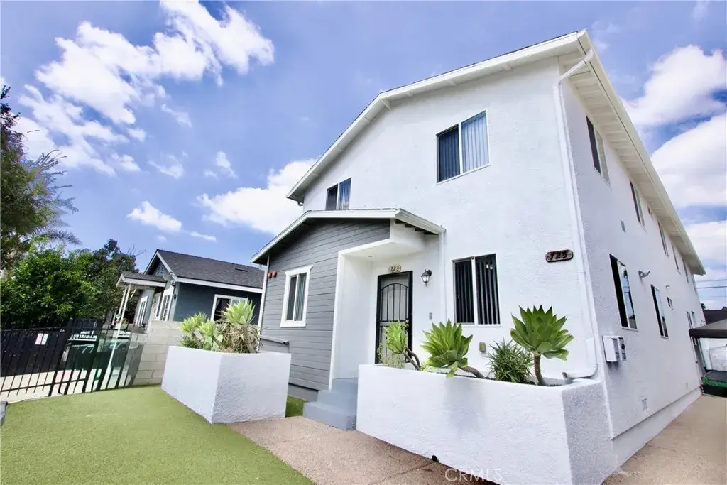 723 E 76th Pl, Los Angeles, CA 90001 - #1