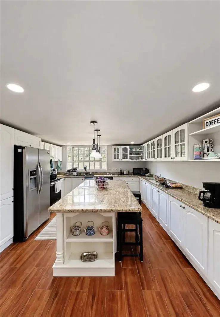 29 Avenida El Roble, Outside Area (outside U.s.) Foreign Country, CA 99999 - #3