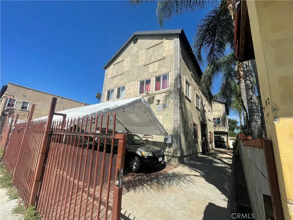 443 W 49th, Los Angeles, CA 90037 - #1