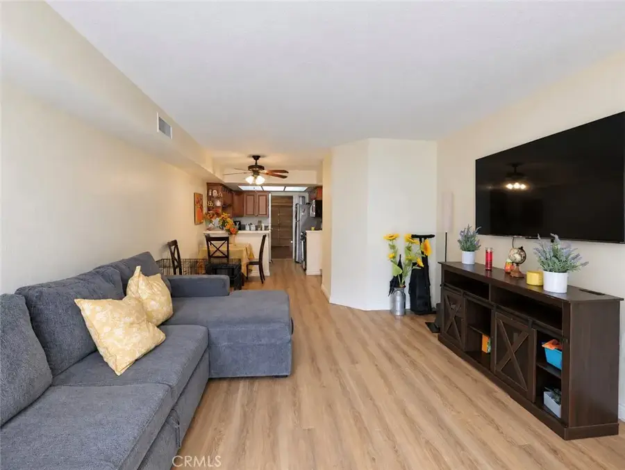 182 W Walnut #B, Rialto, CA 92376 - #3