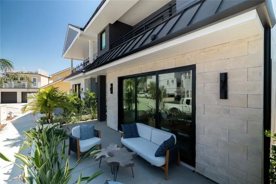 315 E Bay Avenue, Newport Beach, CA 92661 - Image #3