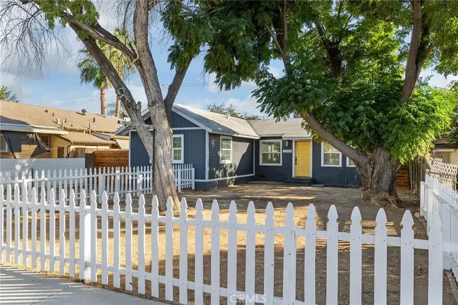 1209 Woodrow Avenue, Bakersfield, CA 93308 - Image #3