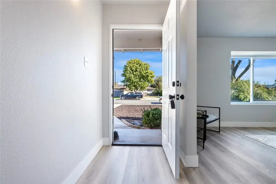 433 N Santa Venetia Street, Los Banos, CA 93635 - Image #2