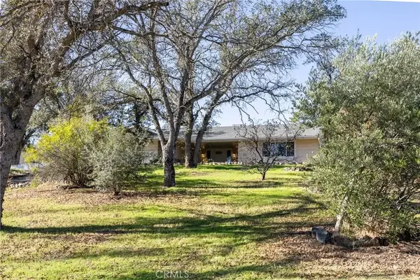 41443 Roaring River Court, Coarsegold, CA 93614