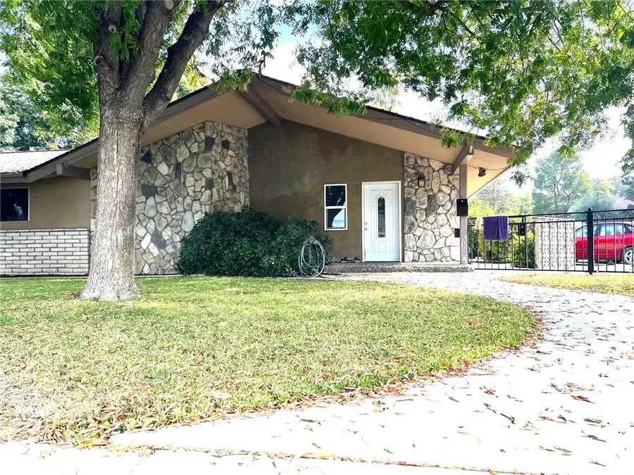 1021 Claire, Corcoran, CA 93212 - Image #2