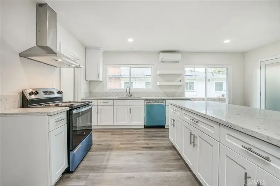 506 W Terrace Avenue, Fresno, CA 93705 - Image #2