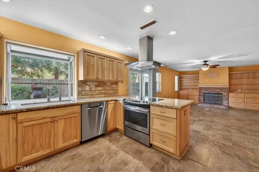 1881 E Frederick, Fresno, CA 93720 - #3