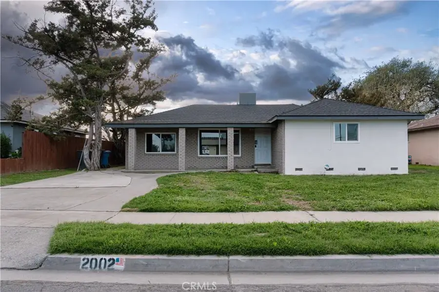 2002 N Woodridge, Hanford, CA 93230 - #2