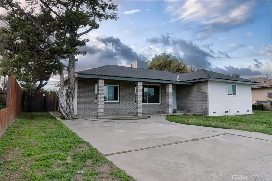 2002 N Woodridge, Hanford, CA 93230 - #3