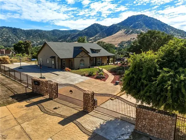 7197 Perlman, Sanger, CA 93657