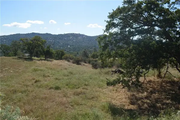 1 Corral Dr, Coarsegold, CA 93614