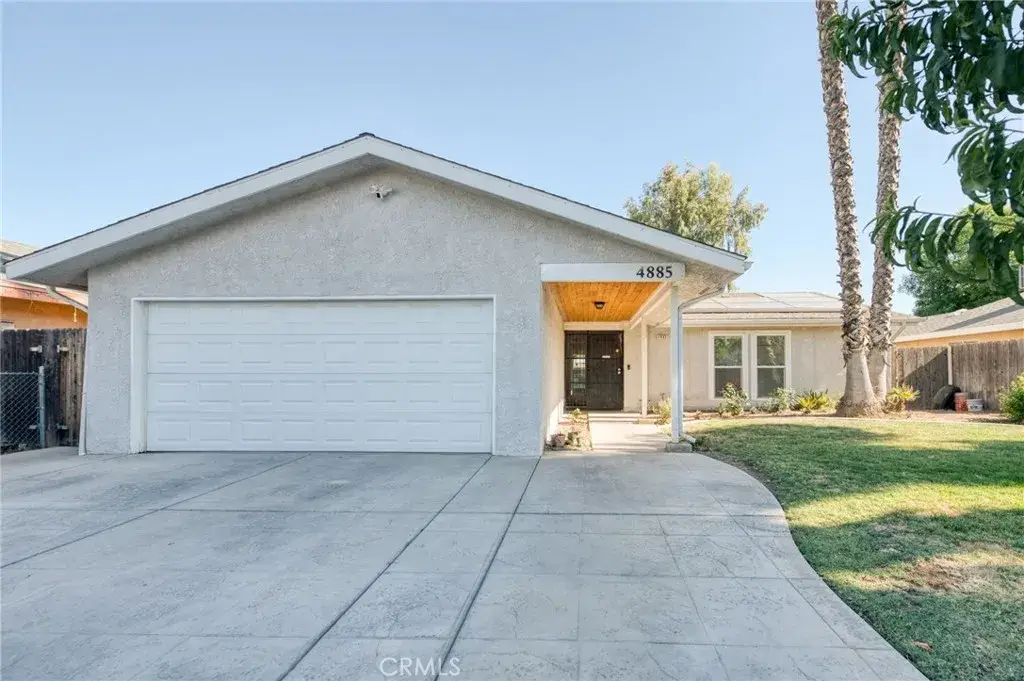 4885 E Atchison Ave, Fresno, CA 93725 - #1