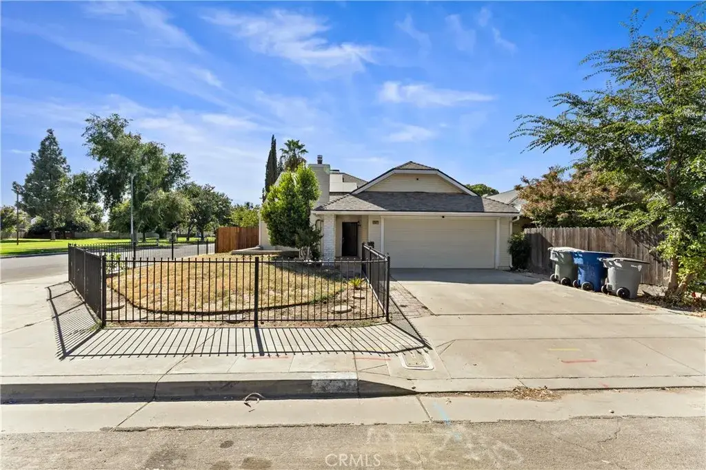 2521 N Selland Avenue, Fresno, CA 93722 - #1