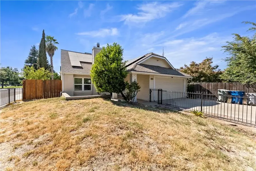 2521 N Selland Avenue, Fresno, CA 93722 - #2
