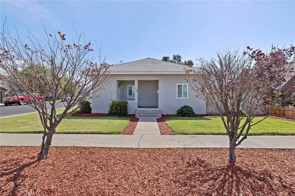 1229 N Redington, Hanford, CA 93230 - #1