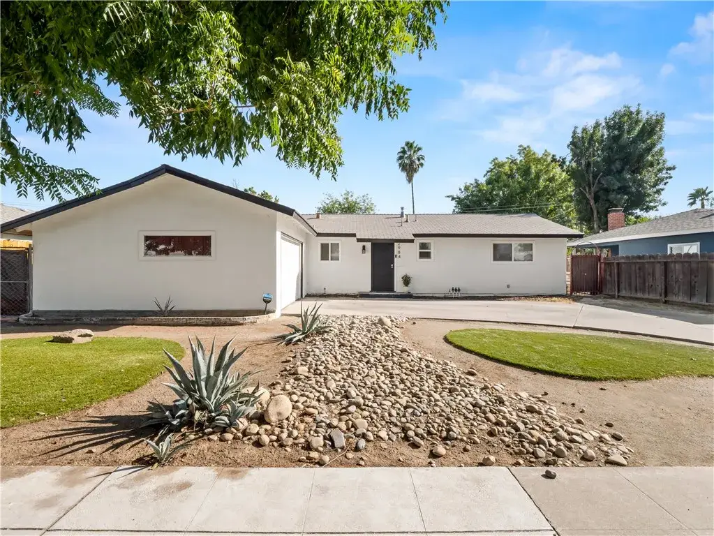 2984 E Norwich, Fresno, CA 93726 - #1