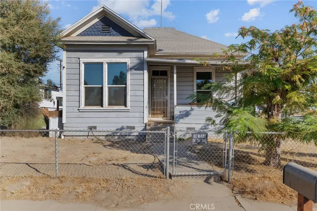 130 E 4th Street, Hanford, CA 93230 - #1