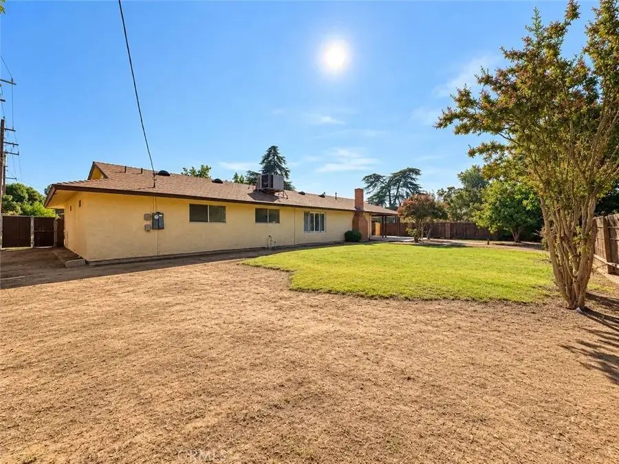 5141 E Grant Avenue, Fresno, CA 93727 - #3