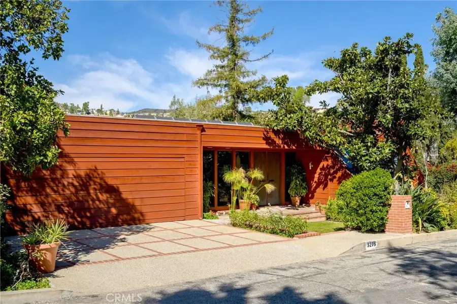 3275 Buckingham Road, Glendale, CA 91206 - Image #2