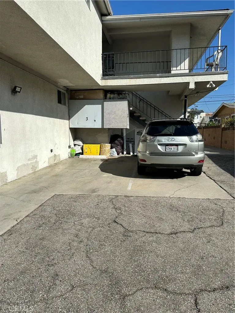 810 E Lomita, Glendale, CA 91205 - Image #3