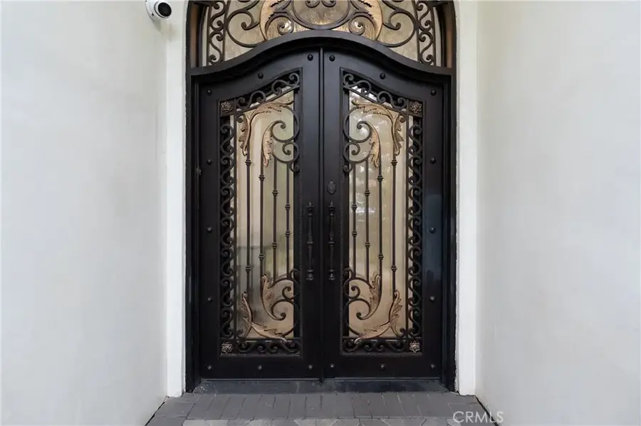 15148 Domino Street, Sherman Oaks, CA 91411 - Image #2