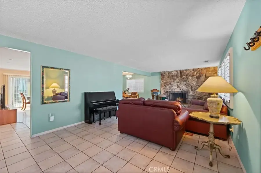 15410 Runnymede, Van Nuys, CA 91406 - Image #3
