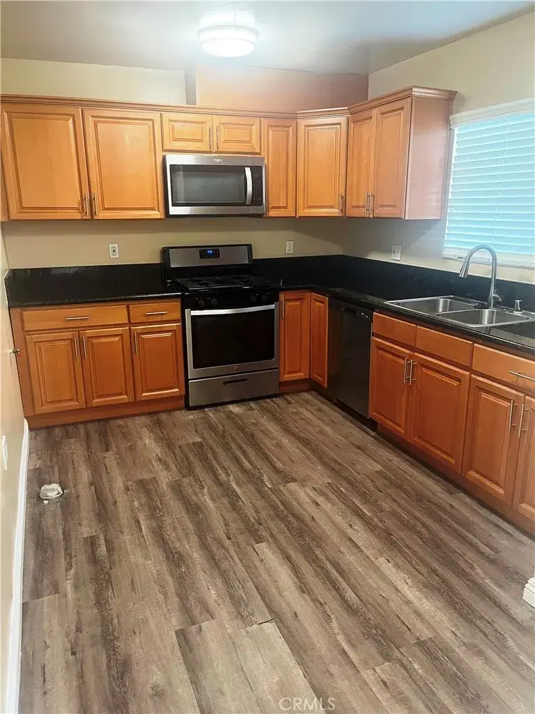 1915 S Orange Drive, Los Angeles, CA 90016 - Image #3