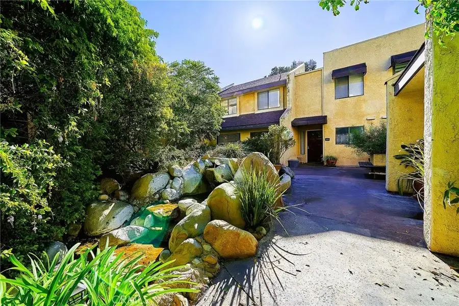 3130 Montrose Avenue #102, La Crescenta, CA 91214 - Image #2