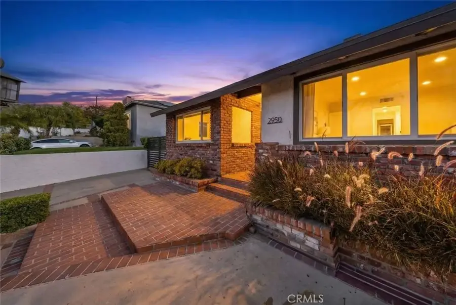 2950 N Lincoln Street, Burbank, CA 91504 - Image #2