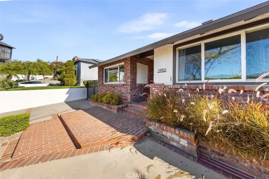 2950 N Lincoln Street, Burbank, CA 91504 - Image #3