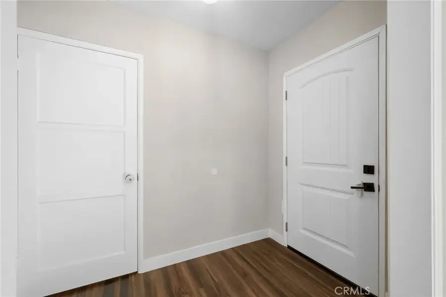 505 Cambridge Drive, Burbank, CA 91504 - Image #3