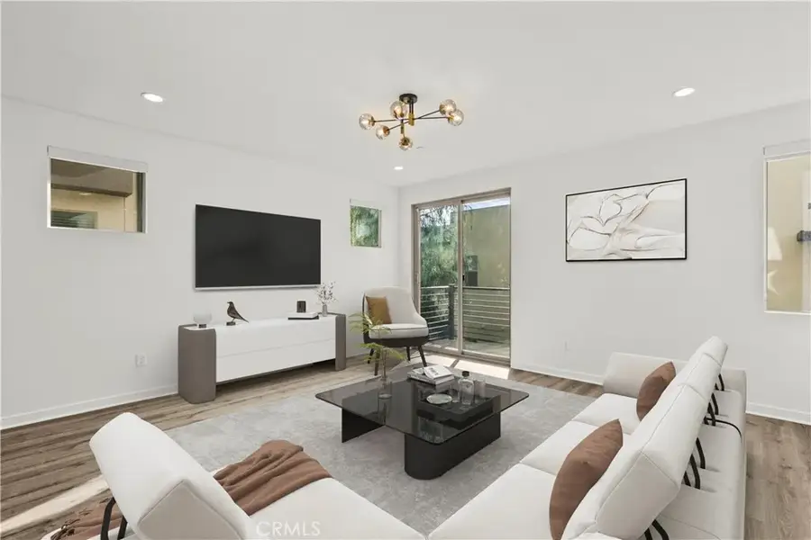 19542 Empire Lane, Northridge, CA 91324 - Image #2