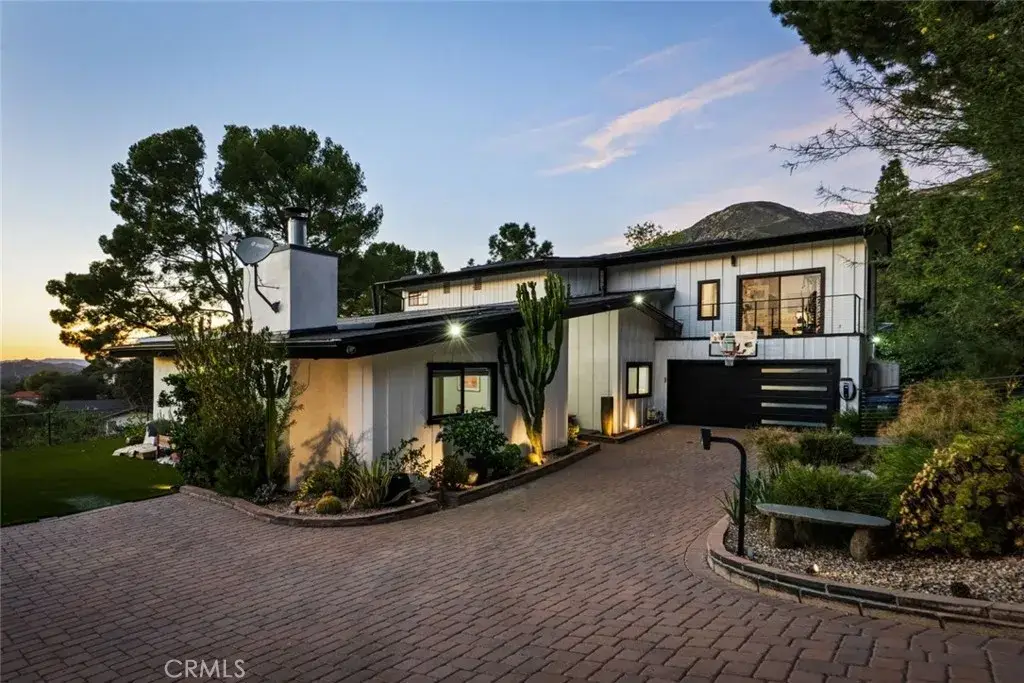 5481 Ocean View Boulevard, La Canada Flintridge, CA 91011 - Image #1