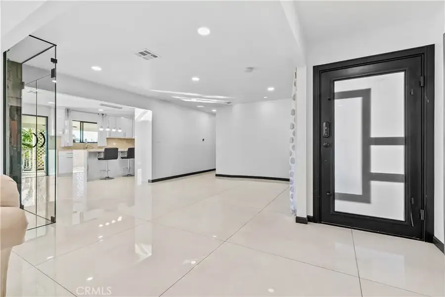 10533 Samoa Avenue, Tujunga, CA 91042 - Image #2