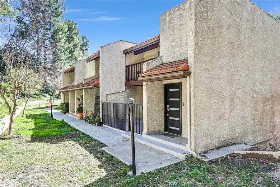 8038 Via Pompeii, Burbank, CA 91504 - #2