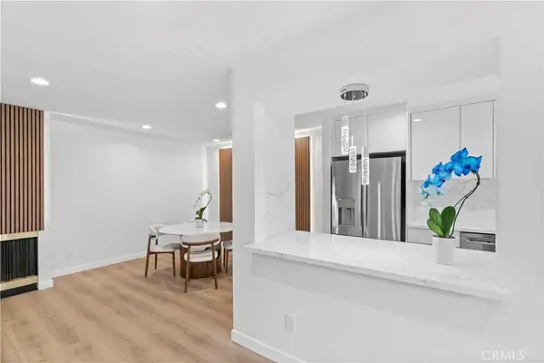 949 N Kings #215, West Hollywood, CA 90069