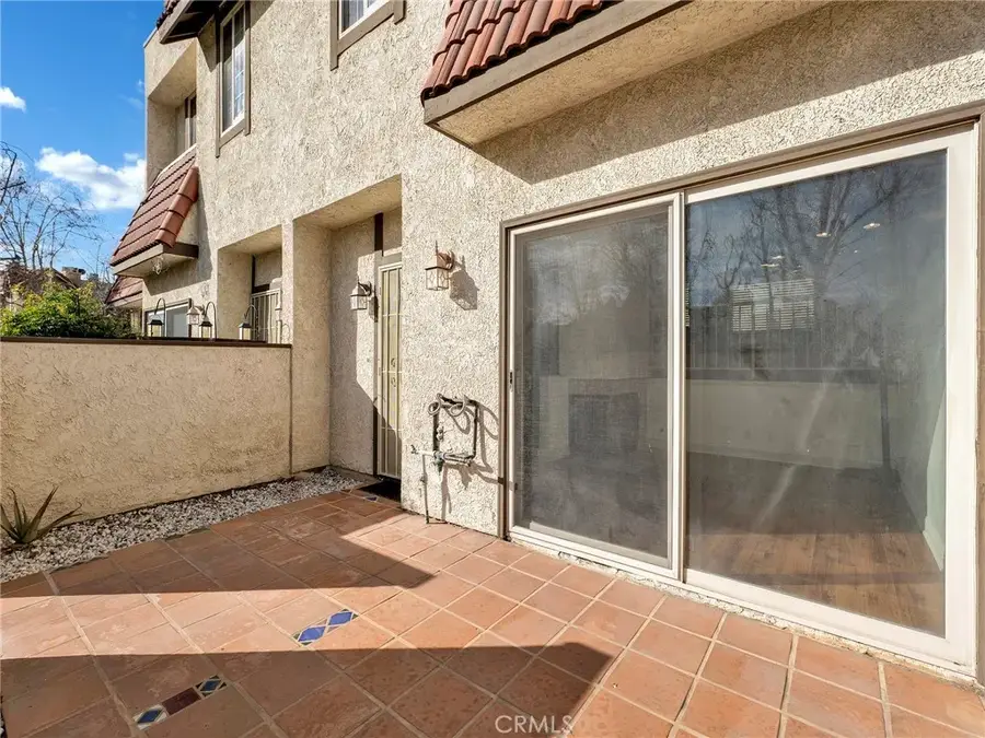 17951 River Circle #3, Santa Clarita, CA 91387 - Image #3
